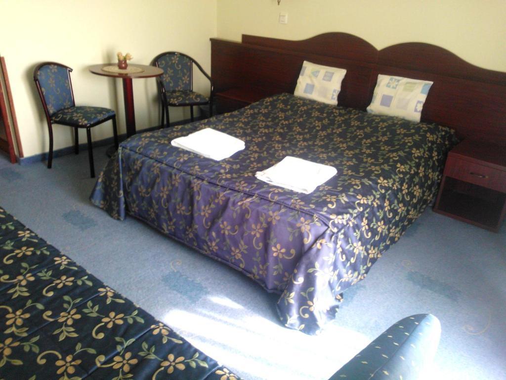 Kolibri Hotel Miskolc Room photo